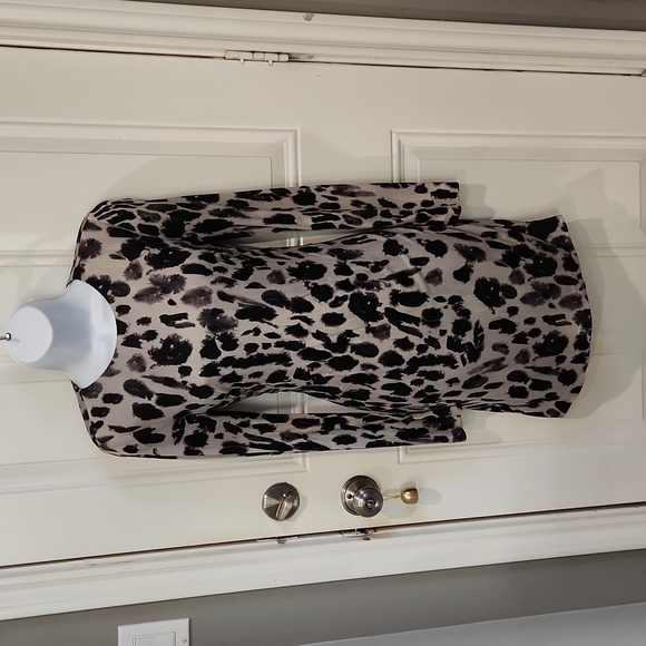 NWOT Nicole Miller Cheetah Print Long Sleeve Dress - Picture 7 of 11